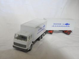 WIKING  MERCEDES  ANHÄNGERZUG  SEAFOOD  1:87  UNBESPIELT