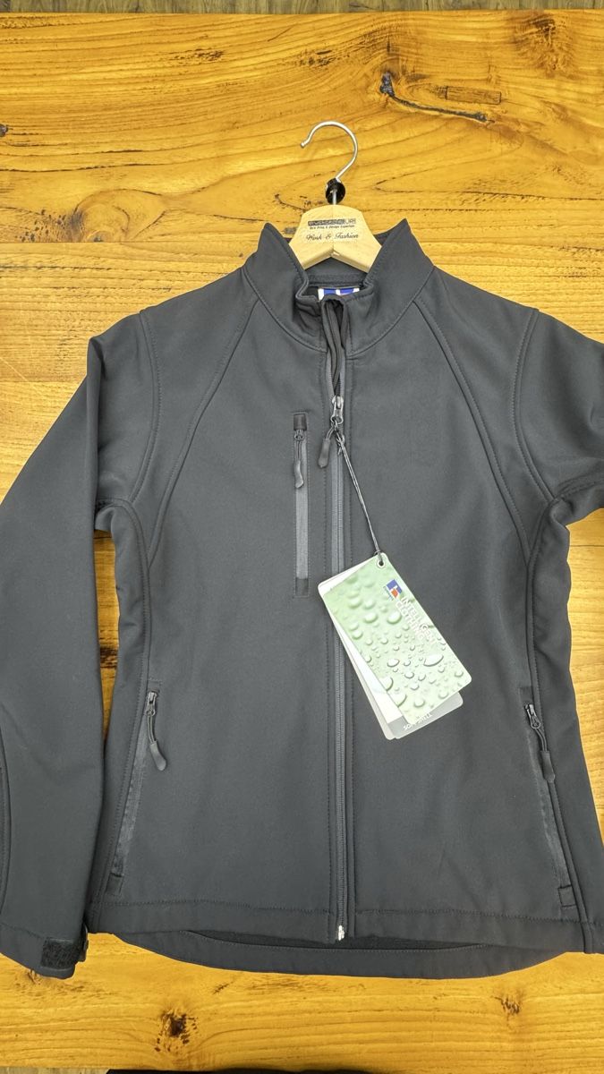 Giacche: Neue, ungetragene Softshell Jacke, Schwarz, Grösse S – Nuovo e nell'imballaggio originale da Altdorf UR venduto da Lilelo82 1