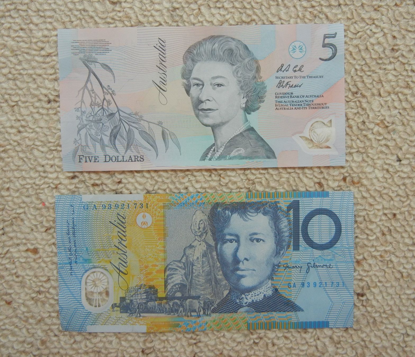 Banconote: AUSTRALIEN 5 + 10 DOLLARS mit QUEEN ELISABETH – Usato da Bern venduto da Mekongbeach