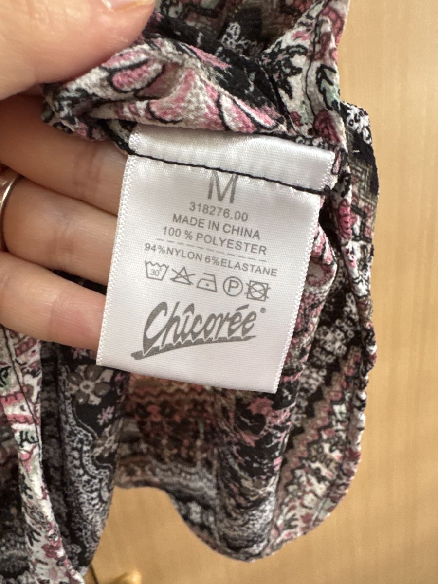 Top: Chicorée Top Gr. M, schwarz mit Blumenmuster & Spitze – Nuovo (secondo la descrizione) da Thun venduto da Vans_98 2