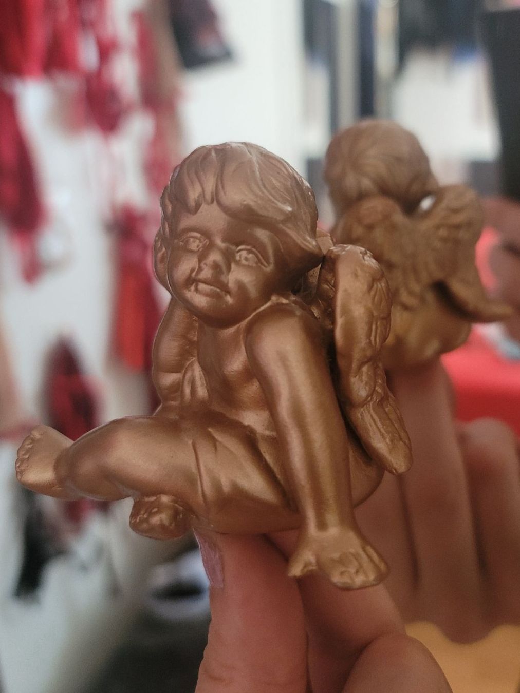 Alle Dekorationen: Sitzender Engel, chill angel, angelo tranquillo, melek cool – Gebraucht aus Zollikerberg von Nice_Name 1