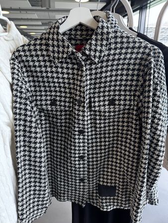 Hugo Boss Bouclé-Jacke, Gr. 36, Schwarz-Weiss, Top Zustand