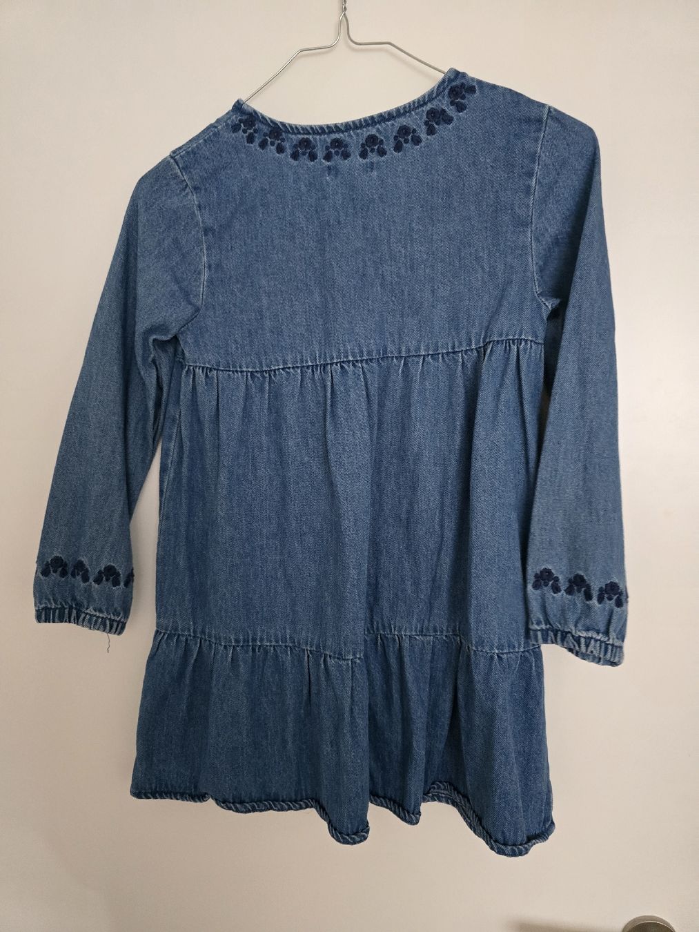 Okaidi Vestiti & Gonne: Embroidered Okaidi Denim Dress – Usato da bern venduto da gsh_2w9d 1