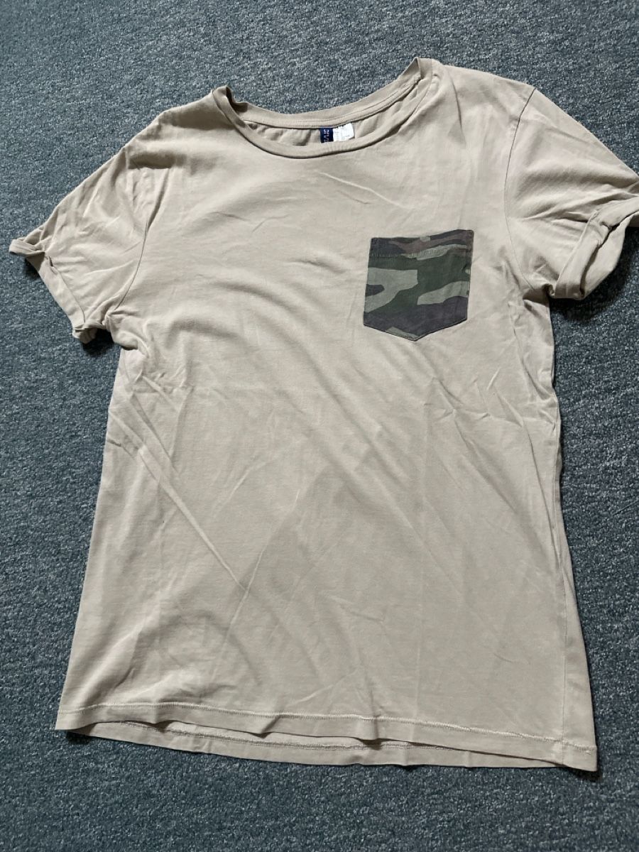 H&M T-shirts: Tshirt beige Gr S – D'occasion à Baltschieder par YmroBe
