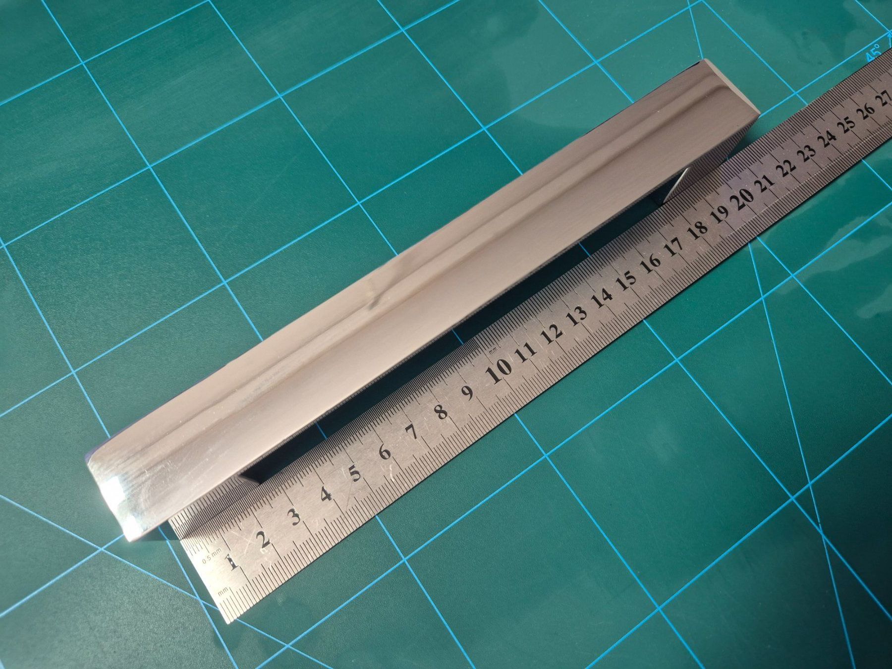 Ferramenta: 7 Stück EGOKI Möbelgriffe 204mm – Nuovo e nell'imballaggio originale da Pfungen venduto da Famadm