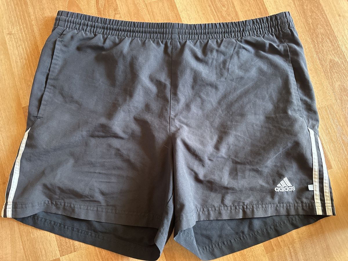 Adidas Pantaloni: Adidas Shorts, einf. Bundweite 50 cm – Usato da Heiden venduto da fam_797q