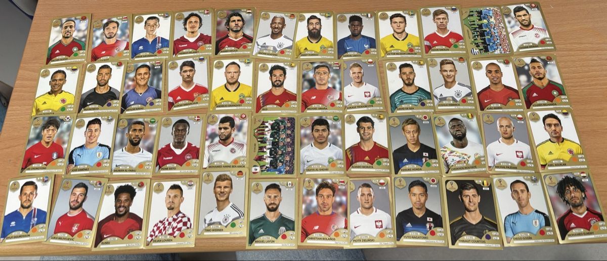 Panini Cartes à collectionner: 48 Panini Bilder WM 2018 ohne Doppelte – D'occasion à Münchenbuchsee par FCBolle