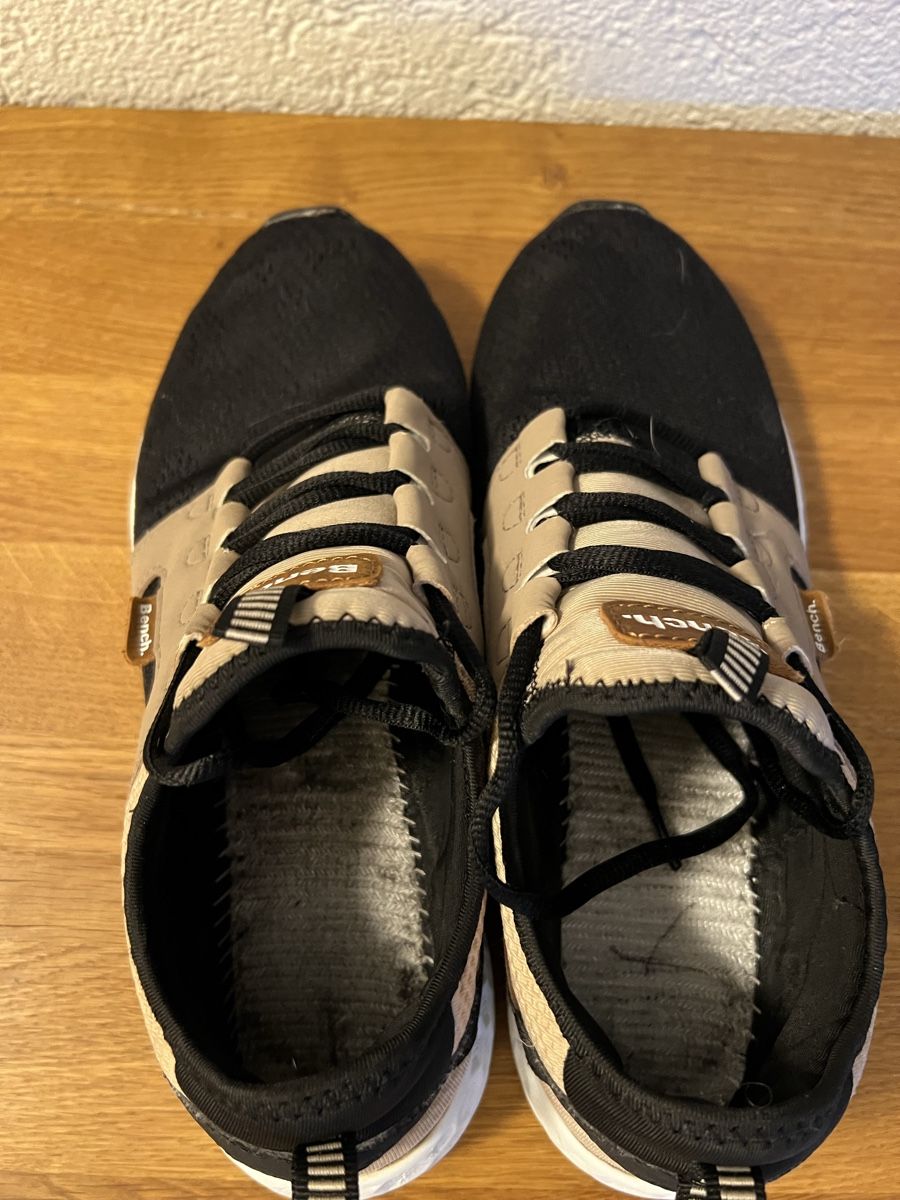 Bench Scarpe da donna: Bench. Sneaker Grösse 41 schwarz beige – Usato da Chur venduto da ZATO 2