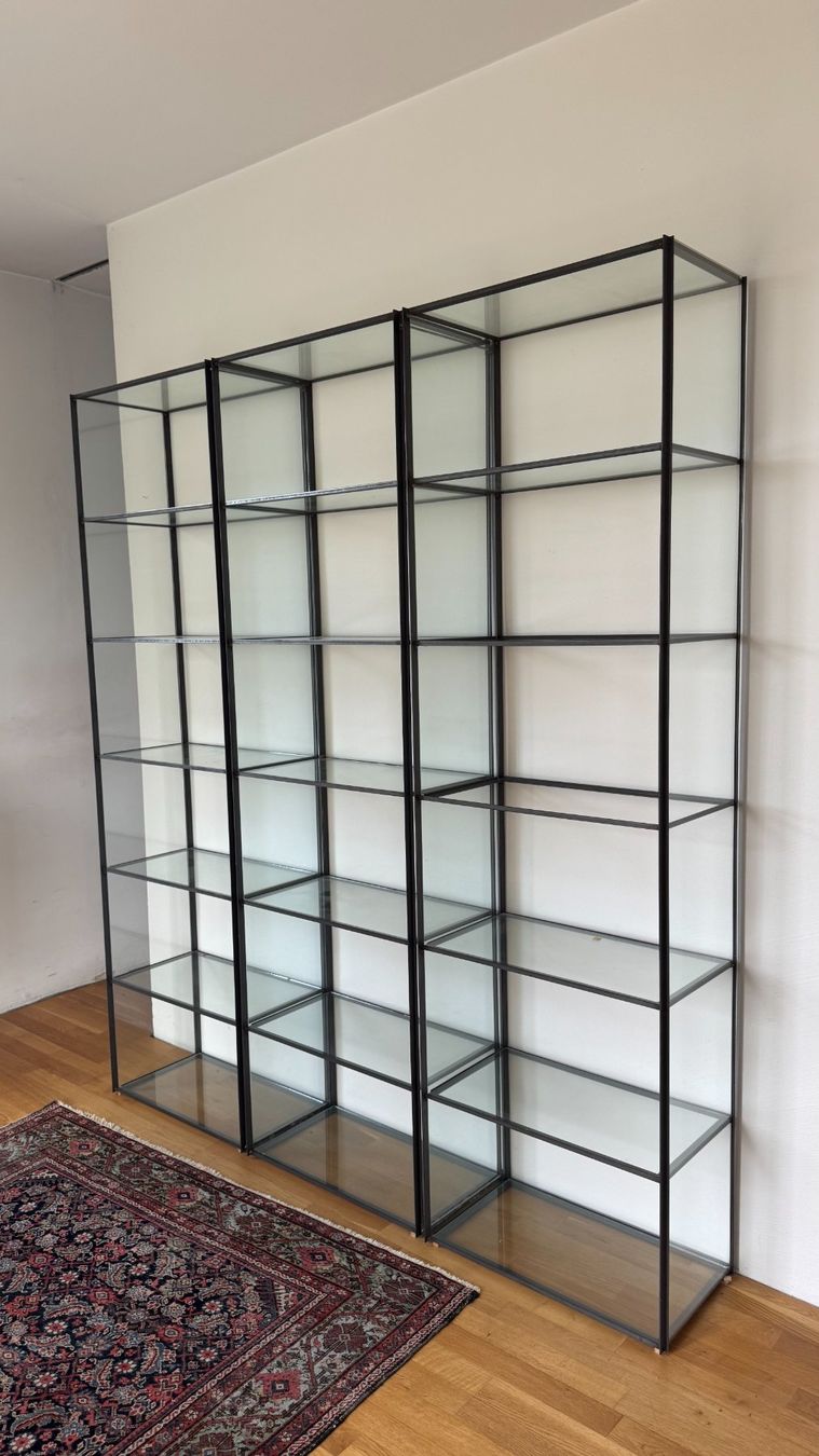 Scaffali: Minimalistische Abstracta Regalsystem – Usato da Volketswil venduto da brockipfannenstil
