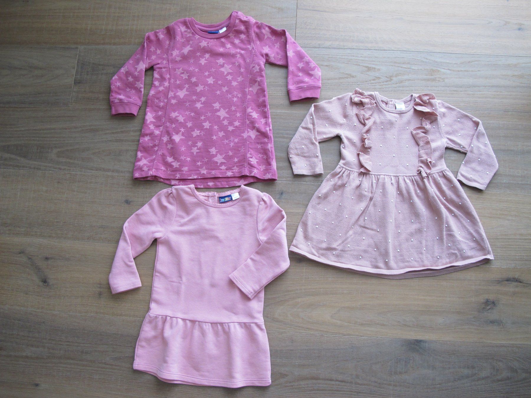 Lotti & Set di vestiti: Kleiderpaket Kleider Mädchen Gr. 86-92 – Usato da Rheinfelden venduto da zwitschi_09