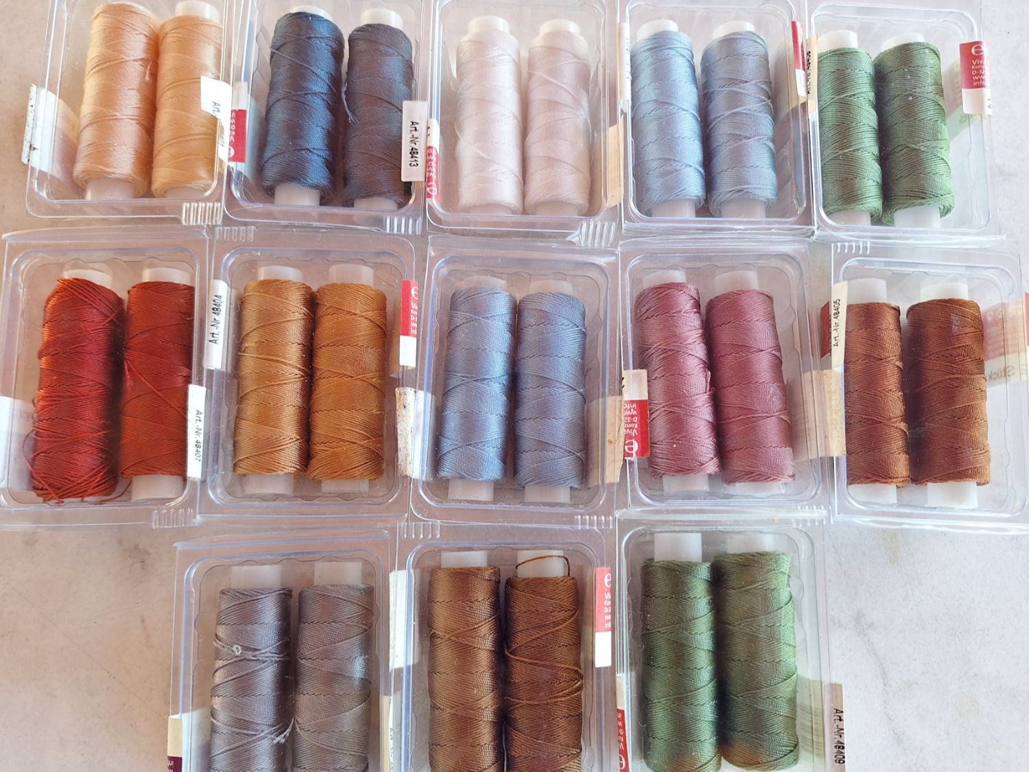 Cordicelle & Fili: 13 PACK VIVA POLYESTERFADEN (26 ROLLEN) – Nuovo e nell'imballaggio originale da Huttwil venduto da Kunterbuntli 1