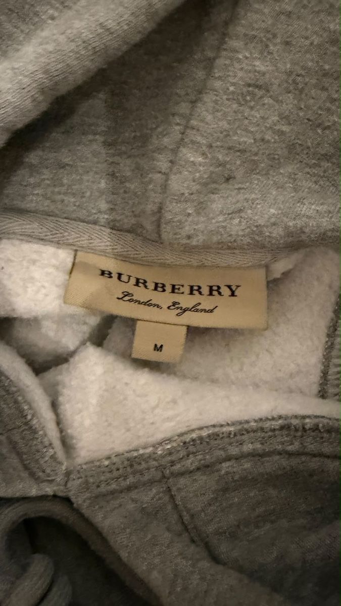 Burberry Pullover & Sweatshirts: Felpa con cappuccio Burberry – Gebraucht aus Balerna von kil_gx6d 2