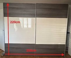 Schwebetürenschrank (reserviert, wird abgeholt)