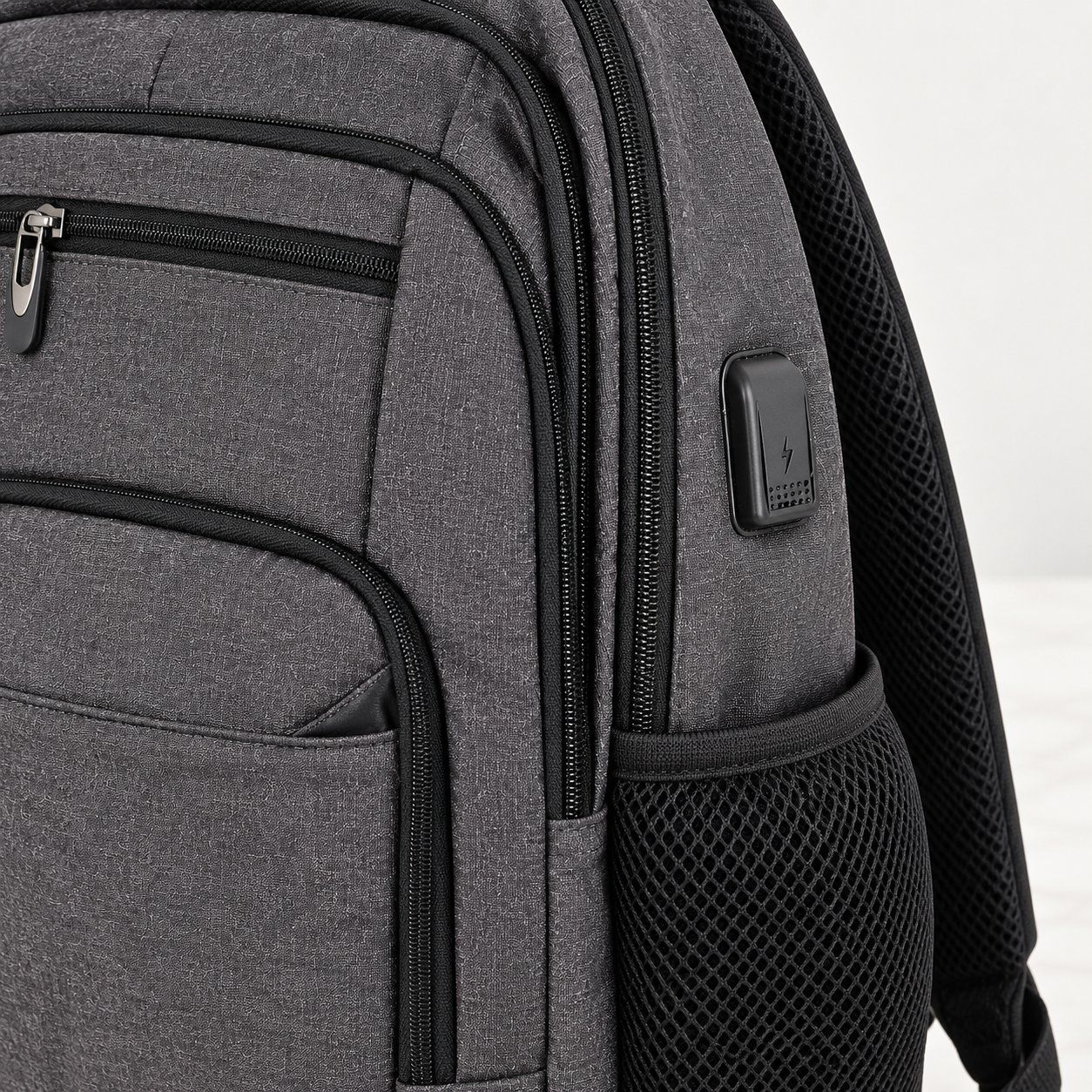 Zaini: Backpack grey with USB charging port, new condition – Nuovo e nell'imballaggio originale da Düdingen venduto da its_sjd2 1