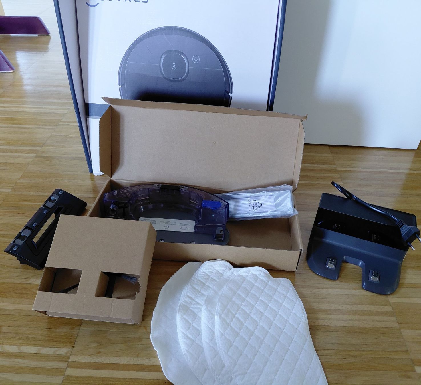 Ecovacs Aspirapolveri & Accessori: Saugroboter ECOVACS Deebot Ozmo 950 schwarz – Usato da Zürich venduto da tobiasscheid 3