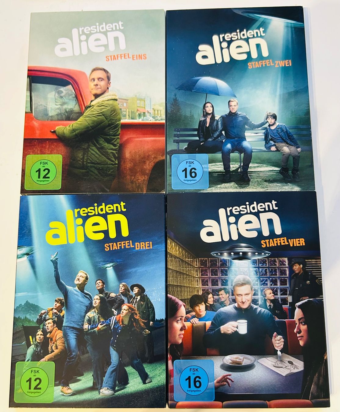 Tutti i DVDs: Resident Alien Staffeln 1 bis 4 – Usato da Aristau venduto da Mastergee