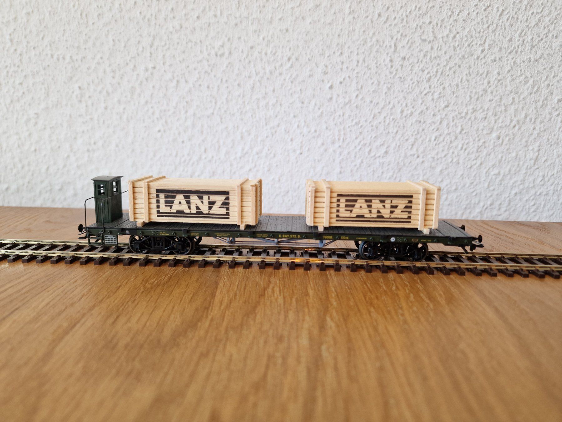 Märklin Modellini di ferrovie: Flachwagen mit Ladegut H0 – Usato da Matten b. Interlaken venduto da lor_hr9w