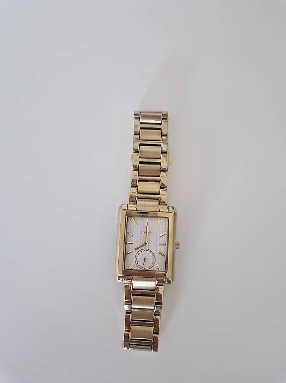 Montres: Montre femme DKNY – D'occasion à Sion par Melissa.ischer 1