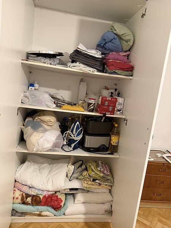 Schränke: Armoire très pratique à vendre  – Gebraucht aus Delémont von eng_lsm2