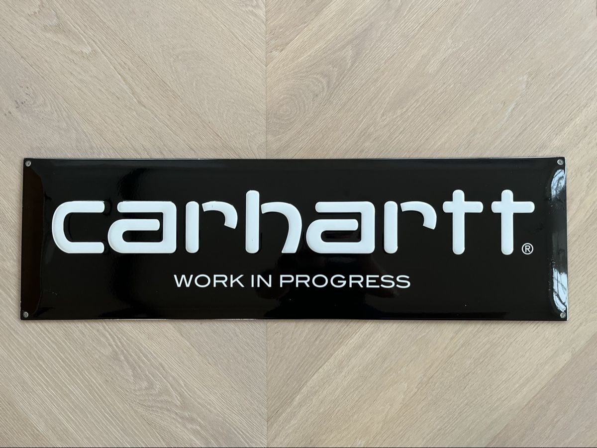 Carhartt Insegne: Emailleschild carhartt WORK IN PROGRESS – Usato da Rohrbach venduto da Medoc80