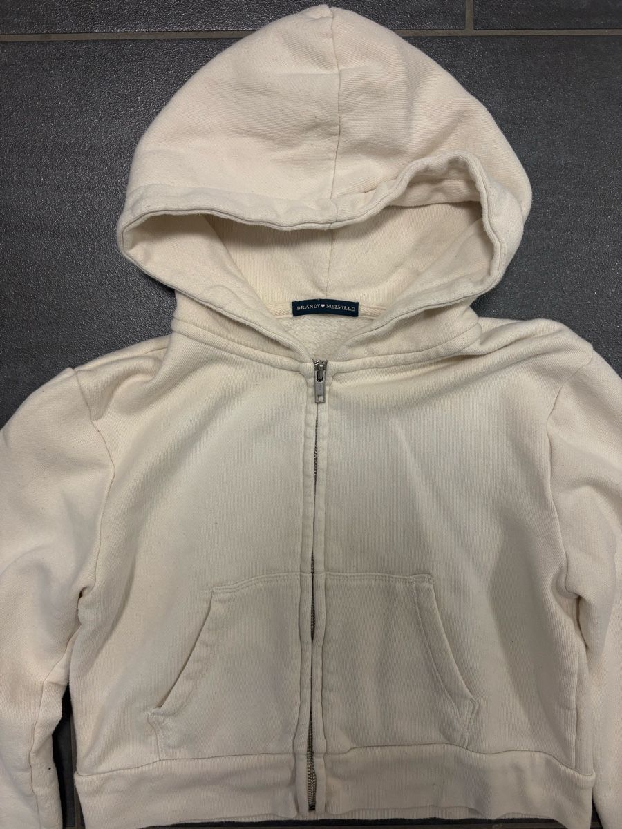 Brandy Melville Pullover & Sweatshirts: Brandy Melville Zip Pullover – Gebraucht aus Rümlang von svent 2