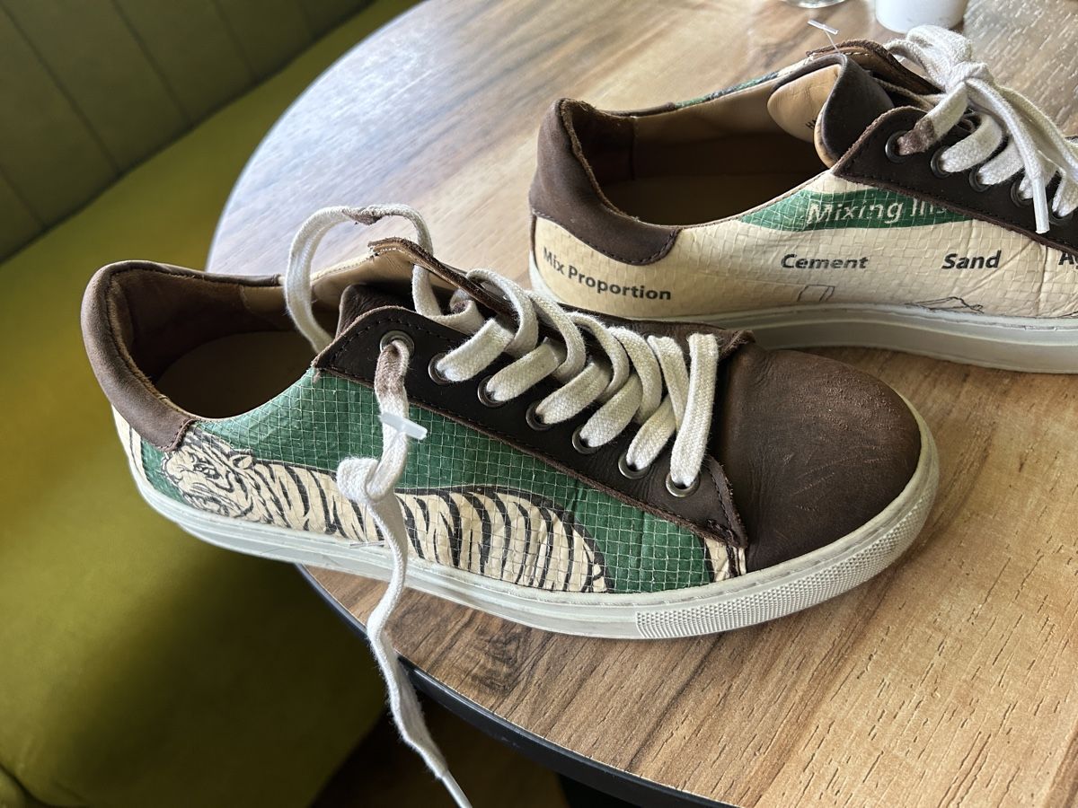 Scarpe da uomo: Sneakers tiger print size 37brown EU – Usato da Zollikofen venduto da Tannaz.k 1