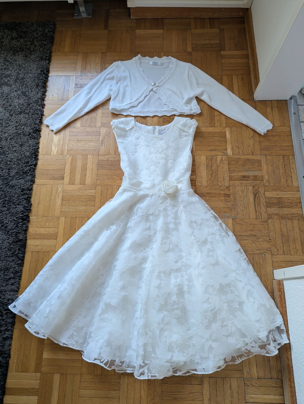H&M Kleiderpakete & -sets: Mädchen Kleiderset Grösse 134 – Gebraucht aus Lengnau AG von sus_znf9 1