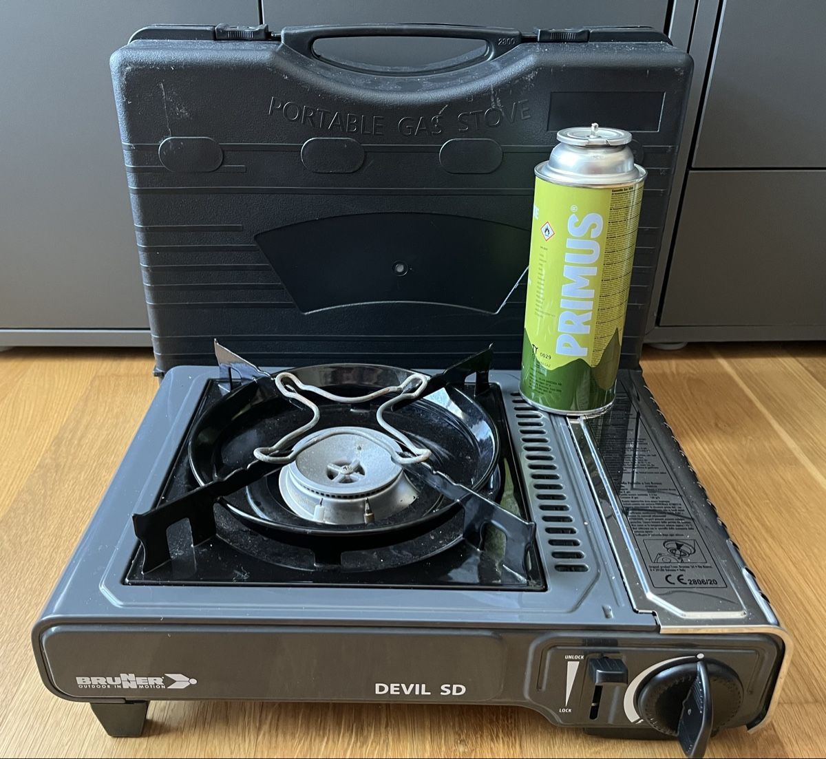 Grills: Campingkocher Brunner Devil SD mit Koffer und Gaskartuschen – Gebraucht aus Olten von wal_5frh