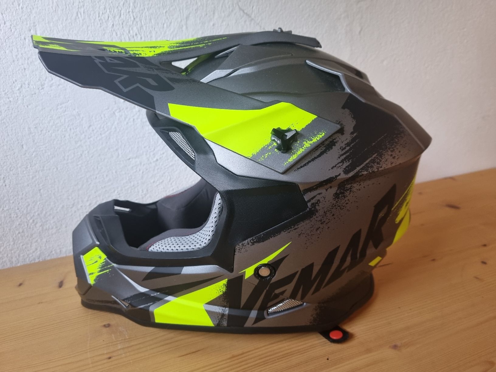 Caschi & visiere: Motocross/Downhill/Enduro Helm – Usato da Effretikon venduto da Waffelschnitte 1