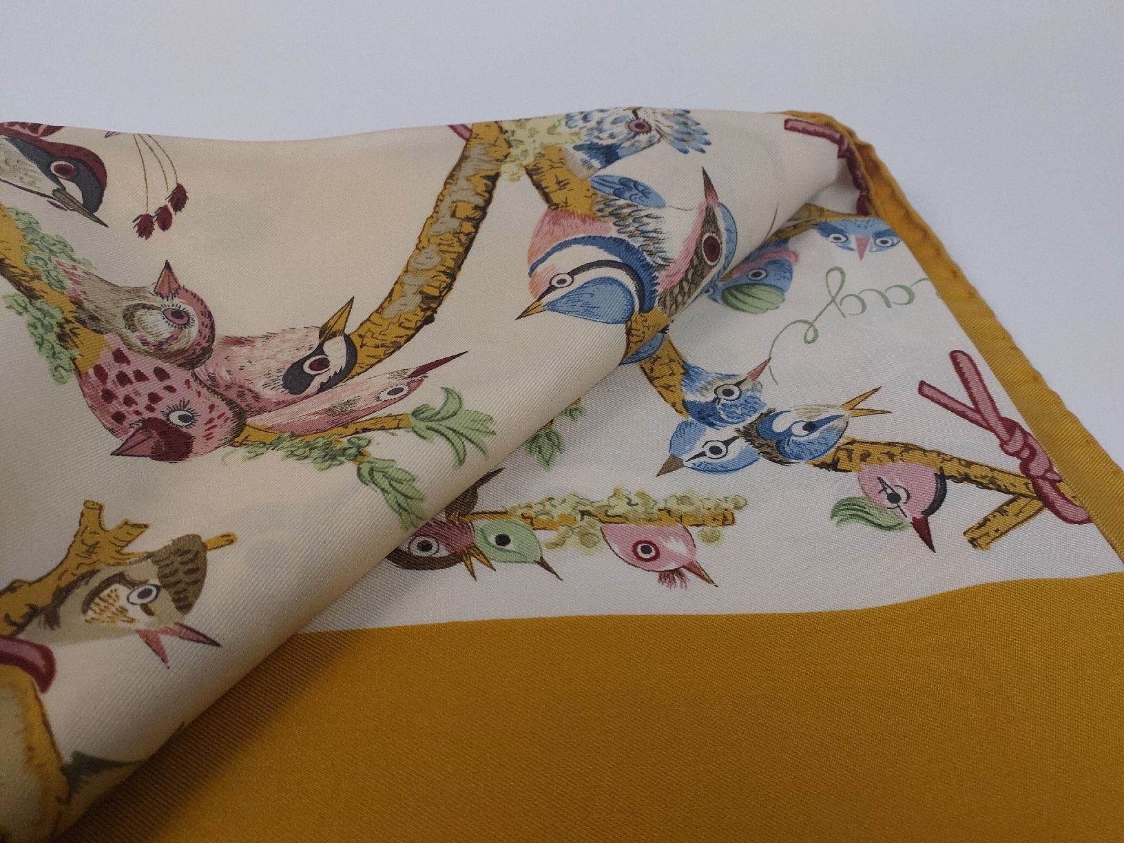 Hermès Foulard & Sciarpe: Hermès Paris Vintage Seidenschal – Usato da Luzern venduto da CAZS_Luzern 1