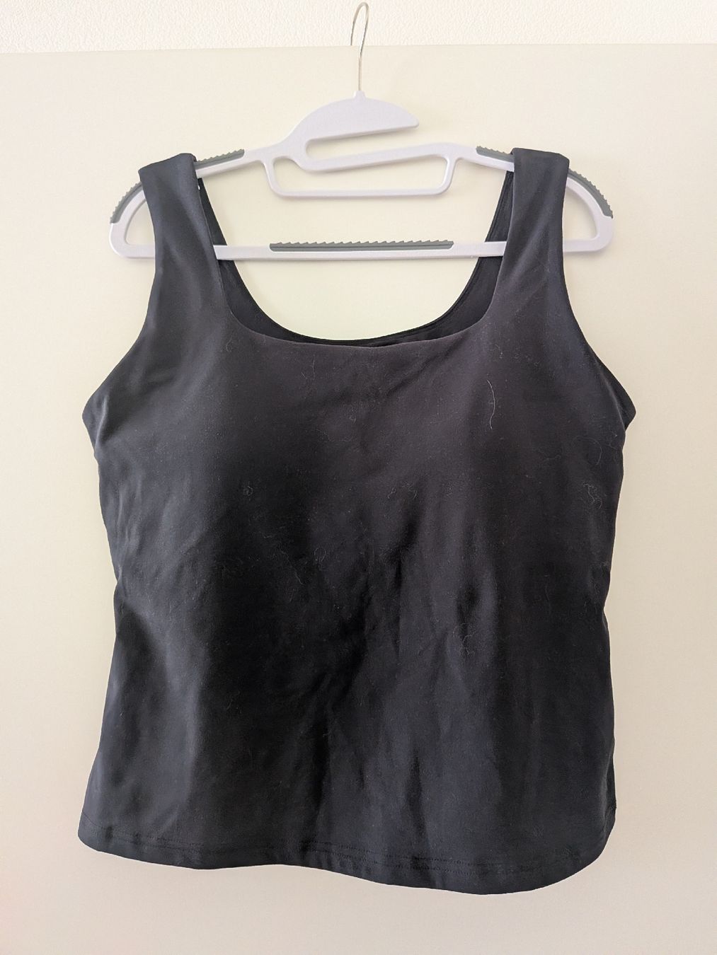 Top: Top avec brassière intégrée  – Nuovo (secondo la descrizione) da Sion venduto da gui_pk7g
