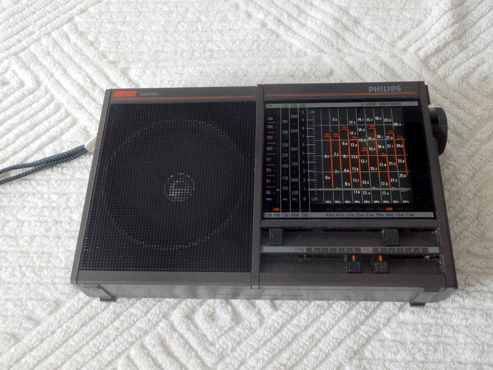 Philips D1835 Radio FM LW MW SW – 9 Short Wave Bands