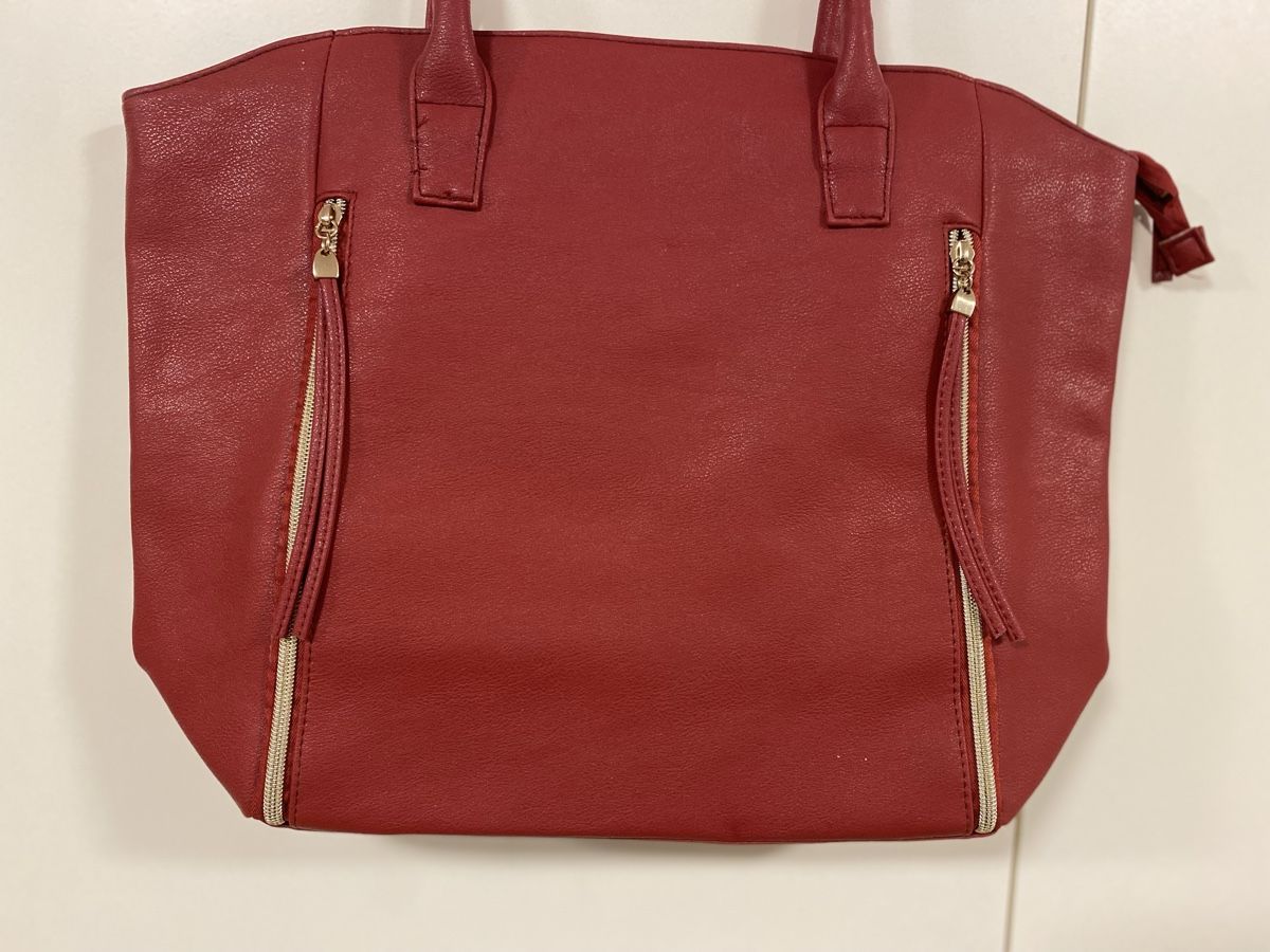 Borse da donna: Rote Handtasche Kunstleder geräumig – Usato da Flawil venduto da sonnengeist