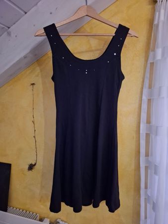 schwarzes Kleid Grösse S/34-36