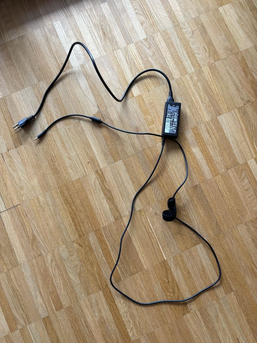 Dell Ladegerät: Chargeur ordinateur portable Dell 65W – Gebraucht aus Fribourg von bappenzell