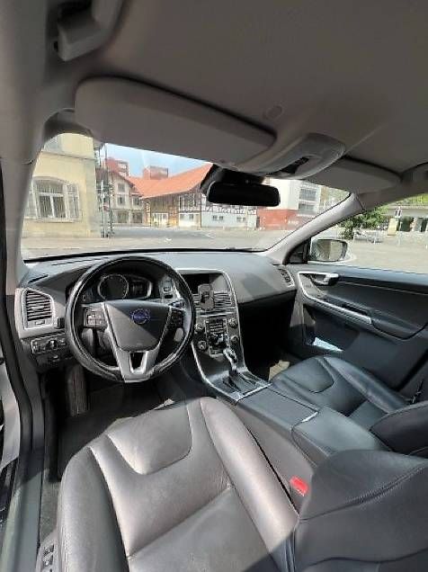 Automobili: Volvo XC60 D5 - AWD - 215PS – Usato da Dübendorf venduto da Z.Pajkic 3