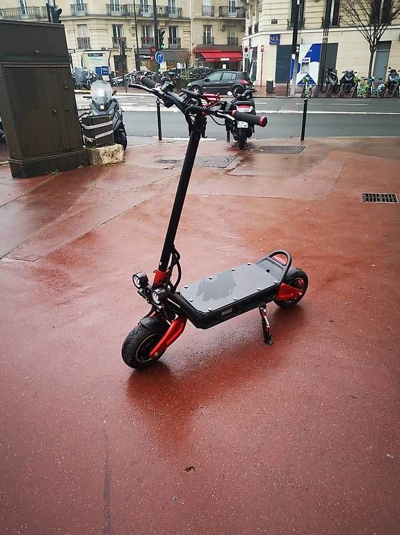 Kickboard: Trottinette électrique Bronco Vnom Fury – Usato da Genève venduto da bouchon996 2