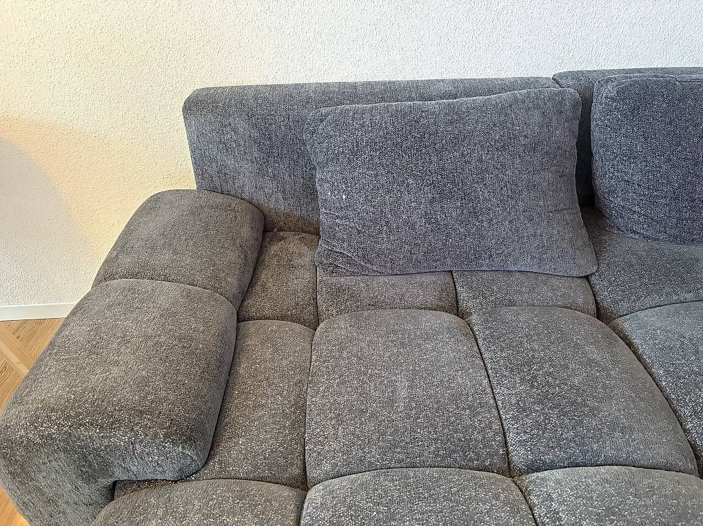 Divani: Sofa Grau  – Usato da Zürich venduto da Arya2023. 2