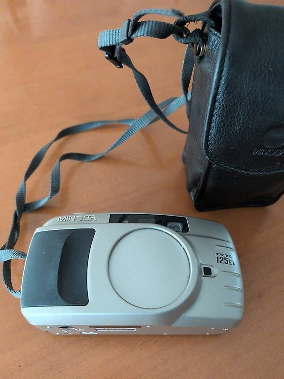 Fotocamera: Minolta 125 EX Riva Zoom – Usato da Buttwil venduto da Mafu71 2
