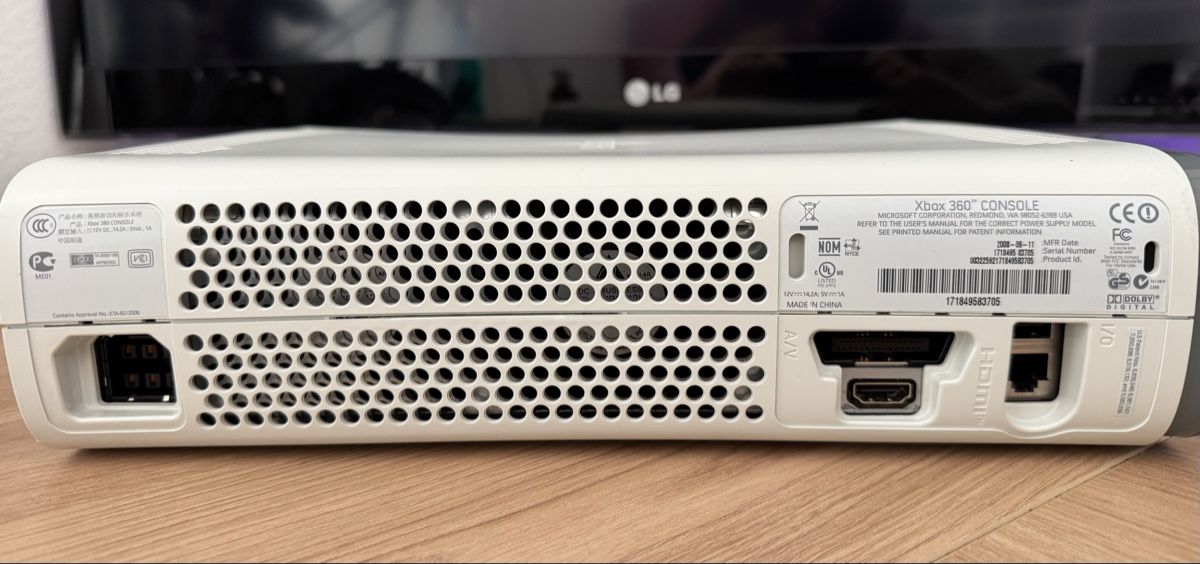 Microsoft Konsolen: Xbox 360 Konsole 60GB mit Controller und Netzteil – Gebraucht aus Brig von RetroGamers 3