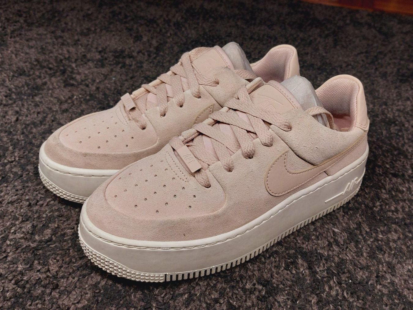 Nike Scarpe da donna: Nike Air Force schuhe gr 36.5 – Usato da Wallisellen venduto da theblacksheep