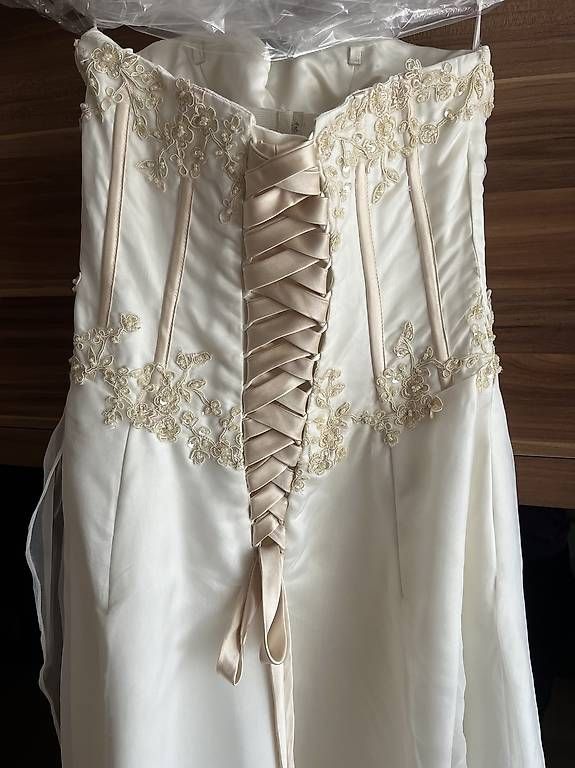 Vestiti: Hochzeitskleid Brautkleid – Usato da Bottenwil venduto da Guguseli014 2