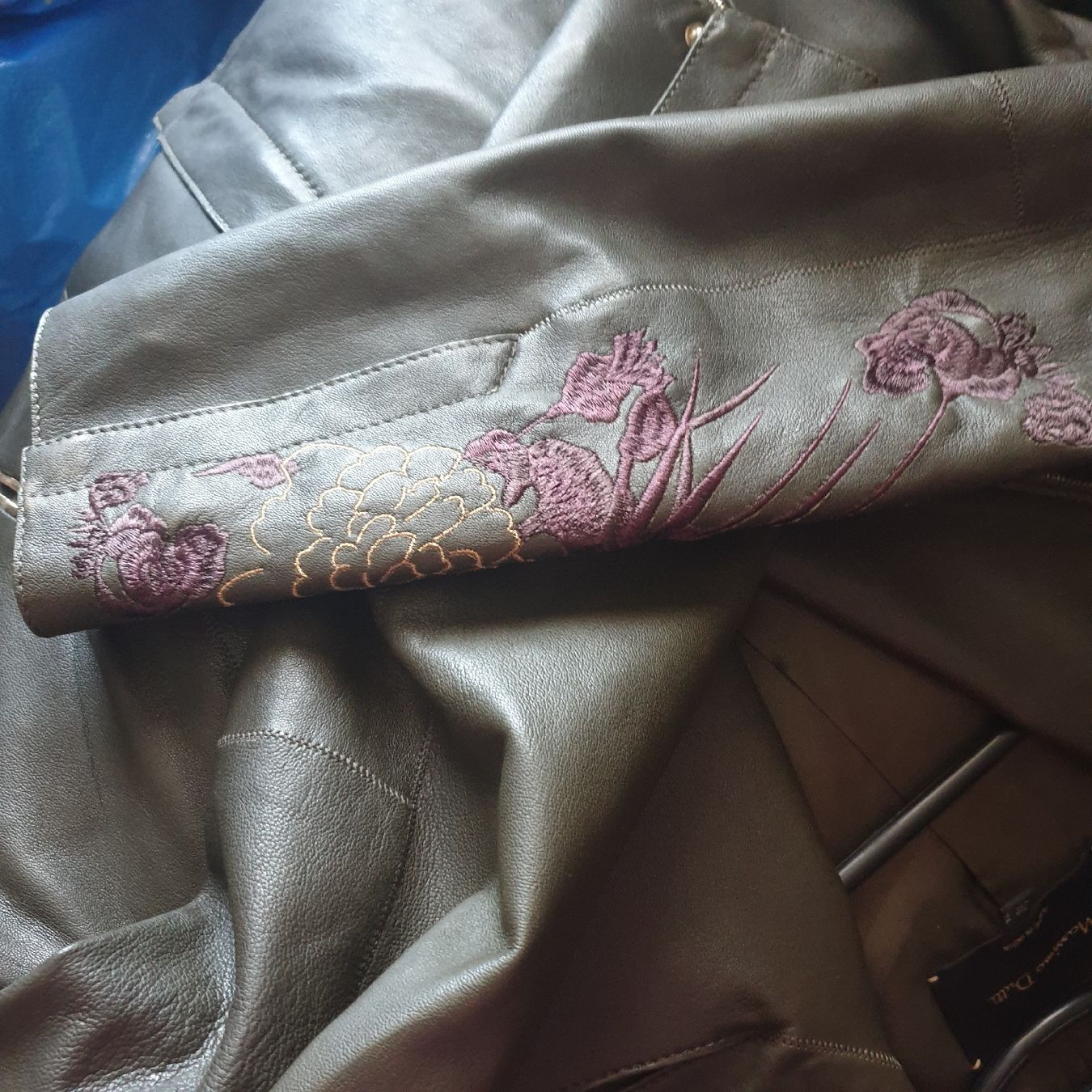 Massimo Dutti Vestes: Massimo Dutti, bestickte Echtlederjacke Gr. M – Neuf (Voir description) à Frenkendorf par Moon111 4