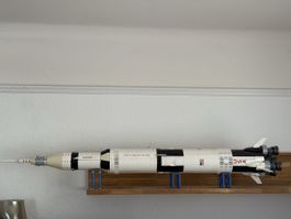 Lego Saturn V 92176 assemblé, état neuf