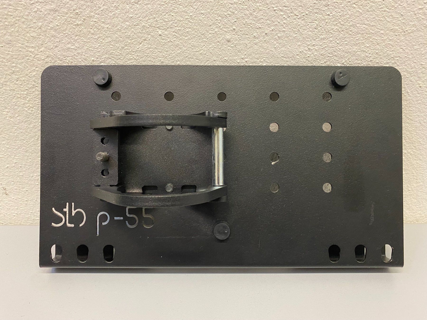 Bang & Olufsen Supporti a parete: Bang & Olufsen Decoder Halterung für BeoVision – Usato da Hochdorf venduto da av-electronics