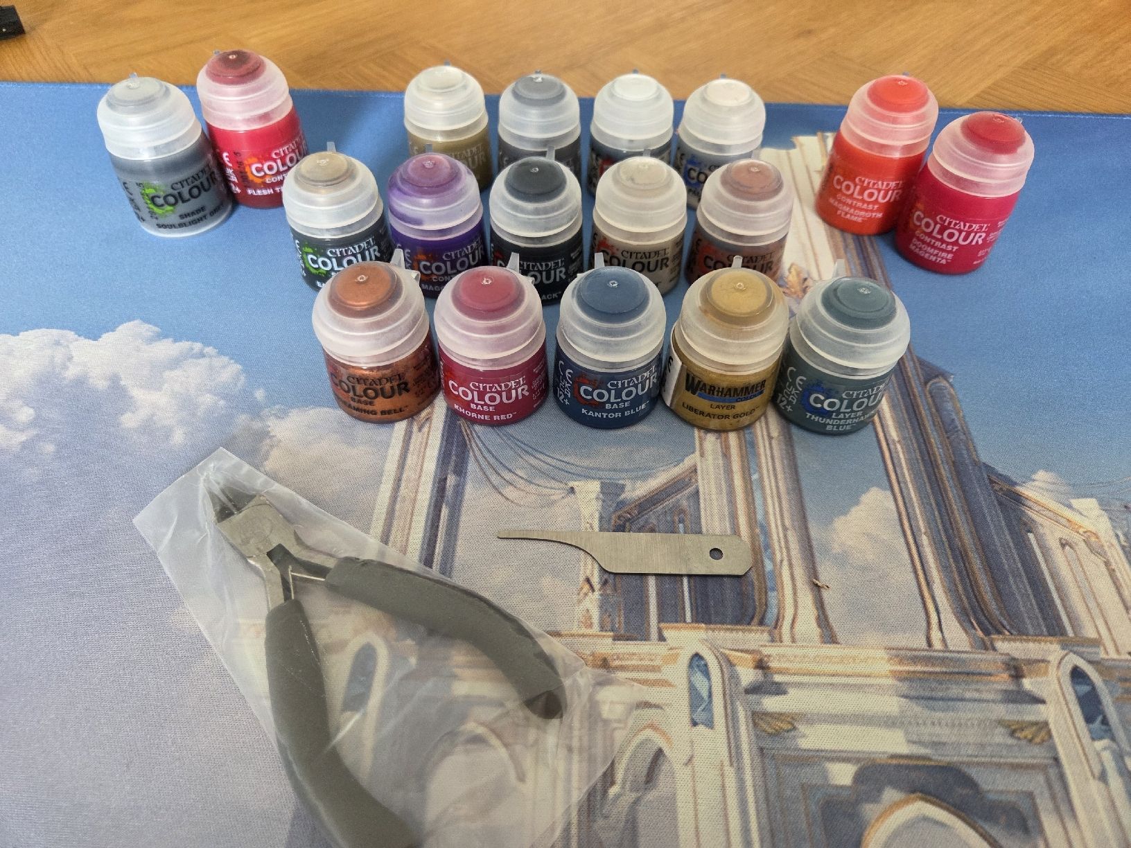 Giochi: warhammer games workshop 18 new colours + accessories  – Nuovo (secondo la descrizione) da Basel venduto da _Mace_