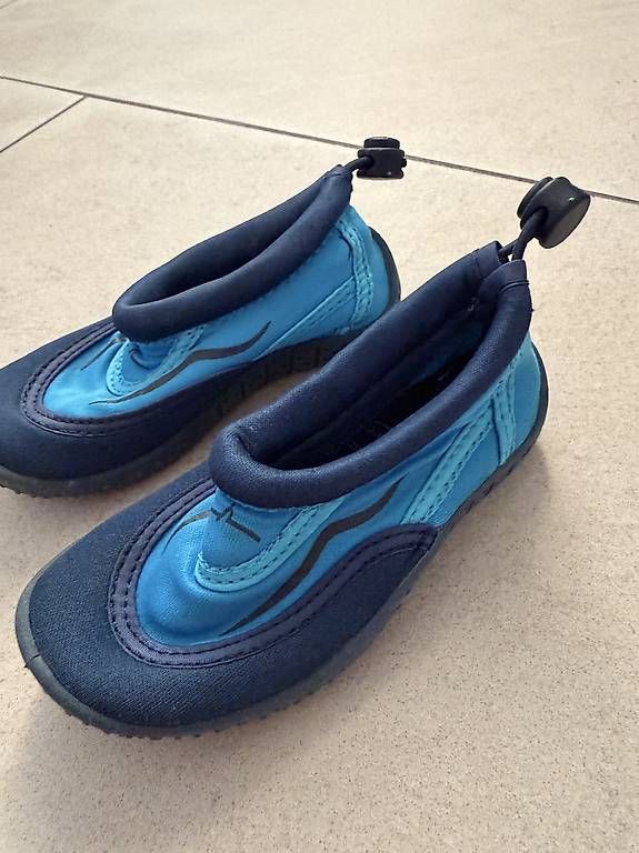 Schuhe für Jungen: Wasserschuhe – Gebraucht aus Bülach von Peron83 1