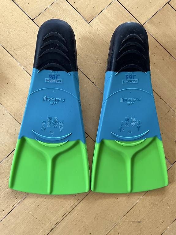 Decathlon Pinne, Maschere & Boccagli: Schwimmflossen Kinder Schuhgrösse 35/36 – Usato da Schlieren venduto da kasuemir 1