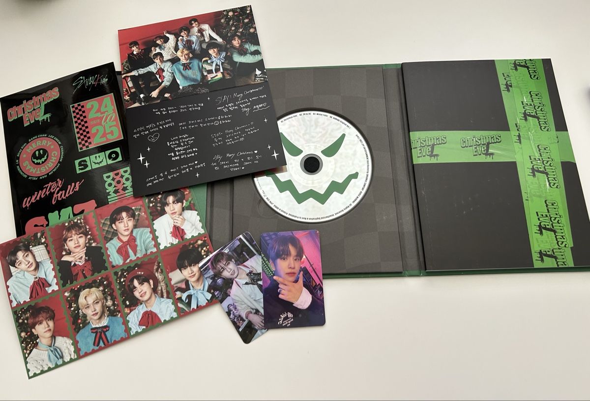 Album: Stray Kids Christmas Evel Set - Standard + Limited – Nuovo (secondo la descrizione) da Rupperswil venduto da van_tyy6 5