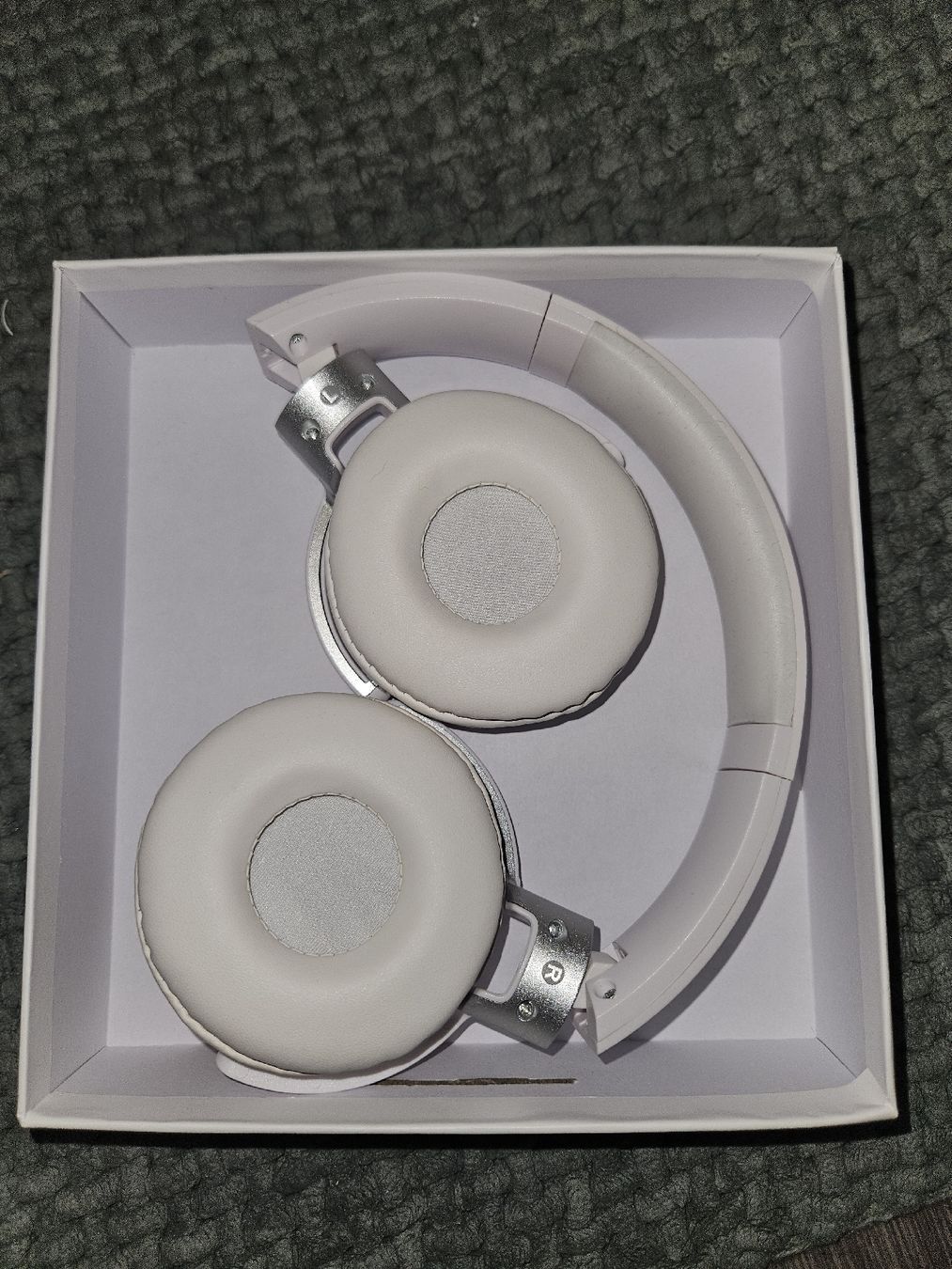 Casques audio: Kopfhörer ohne Kabel – D'occasion à Reinach AG par Irina_g00 1